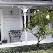 Lovely centrally located Villa. - Photo 2