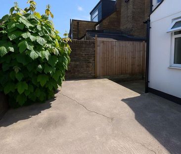 3 bedroom house to rent - Photo 3