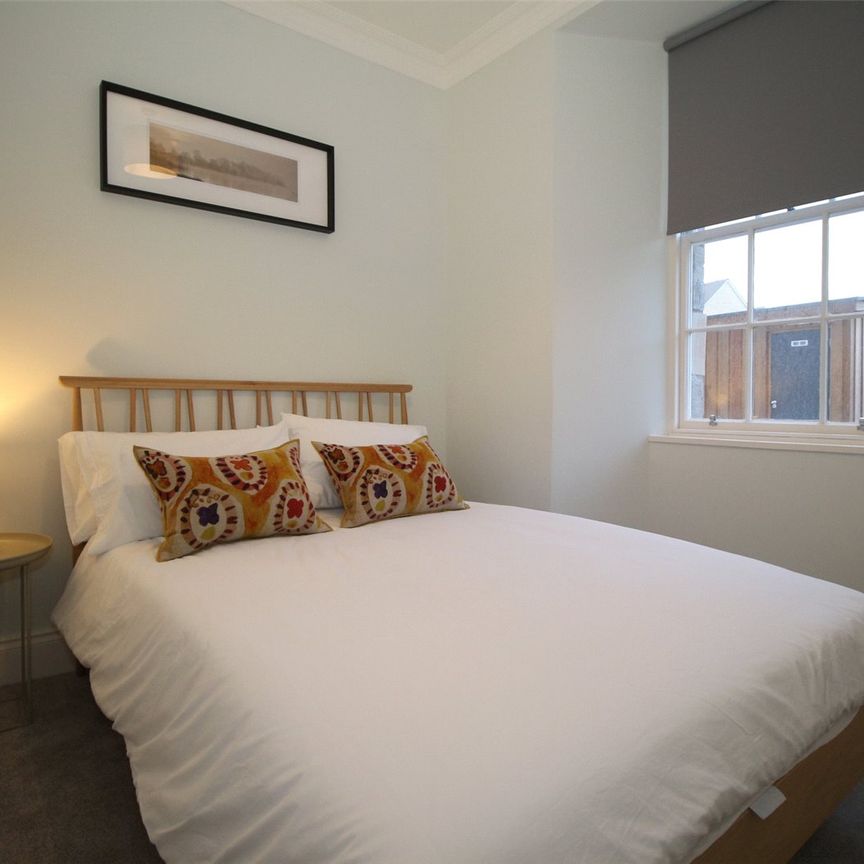 Flat 2, 10 Bernard Street - Photo 1