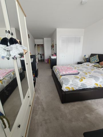 2 Bed Flat, Liner House, E16 - Photo 4
