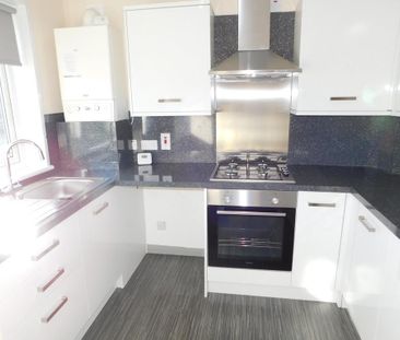 2 bedroom semi-detached bungalow to rent - Photo 2