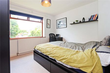 4 bedroom semi-detached house to rent - Photo 4