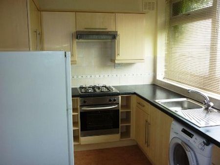 2 bedroom maisonette to rent - Photo 4