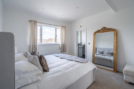 4 bedroom detached house to rent - Photo 5
