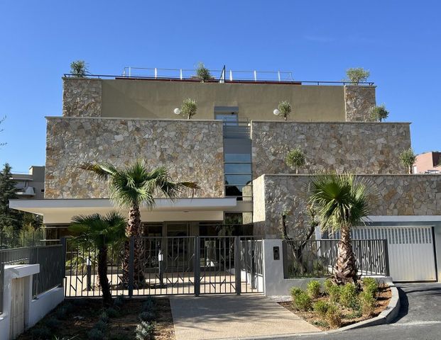 location Appartement T2 DE 40m² À CARROS - Photo 1