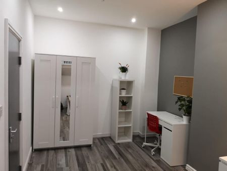 8 bedroom terraced house to rent - Photo 5