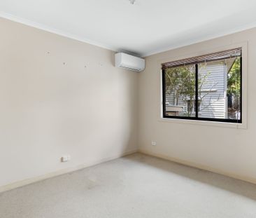 Leafy Bardon Boutique Townhouse Retreat - Photo 6