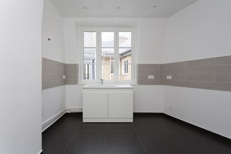 location Appartement T5 DE 116.2m² À PARIS - Photo 3