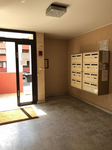 Location Appartement 1 pièce 35m² BEZIERS 34500 - Photo 5