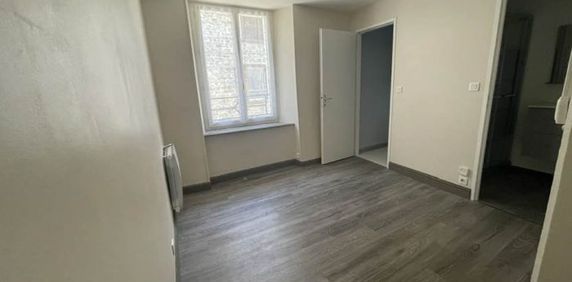 Appartement à louer, 2 pièces - Massiac 15500 - Photo 2