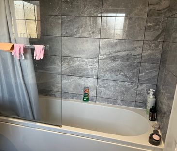 4 Bed Terraced House, Cleves Road, E6 - Photo 4