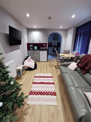 4 bedroom house to rent - Photo 1