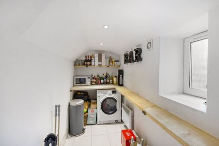 2 Bedroom - Photo 3