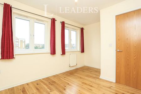4 bedroom terraced house to rent - Photo 2