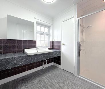 4 bedroom detached house to rent - Photo 6