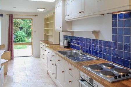 3 bedroom detached bungalow to rent - Photo 5