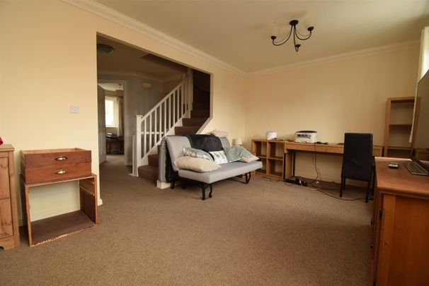 Cowslip Lane, Castleford - Photo 1