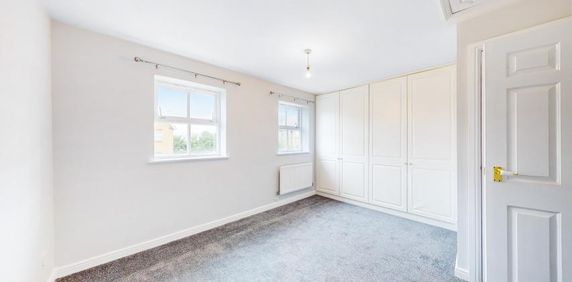 2 Bedroom, 1 bath, 1 reception Flat - Photo 2