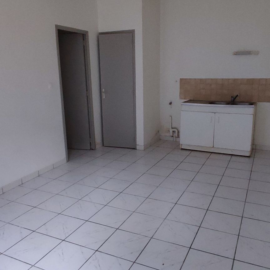 Location Appartement 3 pièces 39m² LA FERTE MACE 61600 - Photo 1