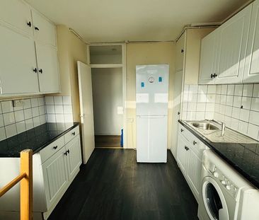 Room in a Shared Flat, Couples Allowed, W9 - Photo 3