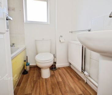 2 bedroom semi-detached house to rent - Photo 2