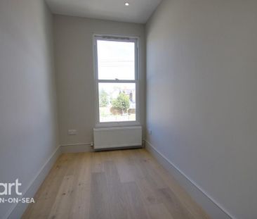 4 bedroom detached house to rent - Photo 5