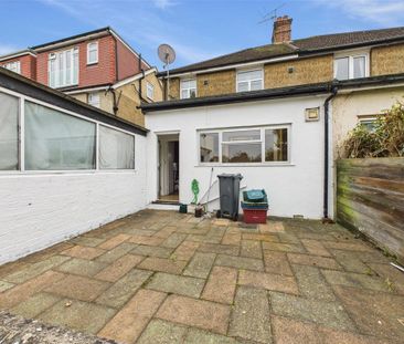 3 bedroom semi-detached house to rent - Photo 5