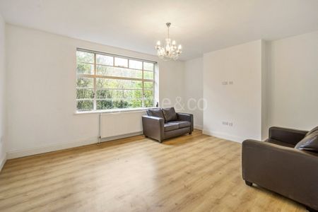 3 bedroom flat to rent - Photo 2