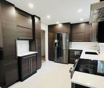 For Lease - 213 Northlake Drive, Waterloo, Ontario - Photo 2