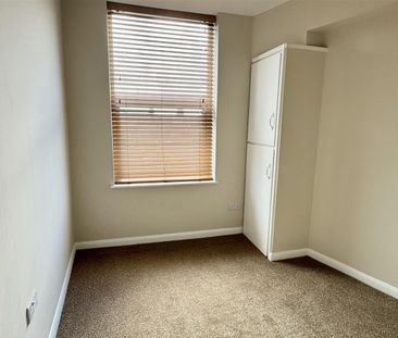 New Queen Street, Scarborough - Photo 2
