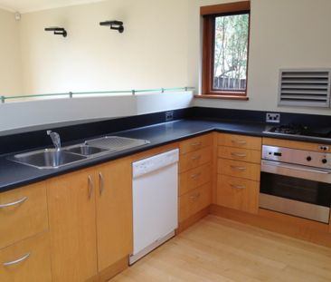 Uniquely designed 4 bedroom house surrounded by beautiful views - Photo 6