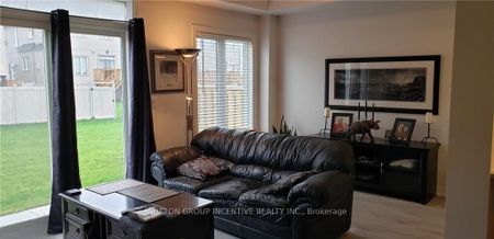 For Lease - 33 CHURCHLEA Mews, Orillia, Ontario - Photo 2
