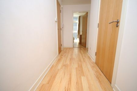 Oswald Street, 1 Bed Furnished Executive City Apartment, – Available 13/11/2024 - Photo 4