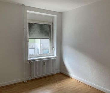 Schicke 2 Zimmer-Wohnung mit neuem Laminat in Lüdenscheid-Lennestraße! - Photo 1