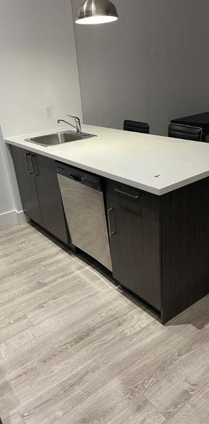 Logement à louer meublé, PROPRE, Studio à louer, Appartement à louer, Studio Loft moderne et spacieux, terrasse, Ste-Foy - Photo 1