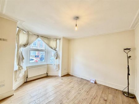 4 bedroom terraced house to rent - Photo 2