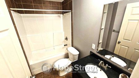 11 Cortina Way SW, Calgary - Photo 4