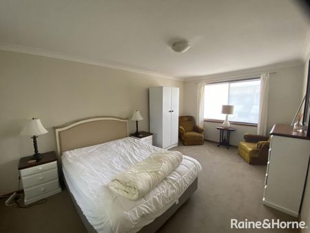 Fully furnished, 2 bedroom unit - Photo 5