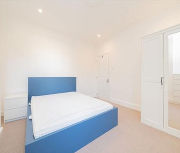 4 bedroom flat to rent - Photo 3