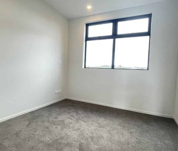 Location! Location!Location! - Photo 4