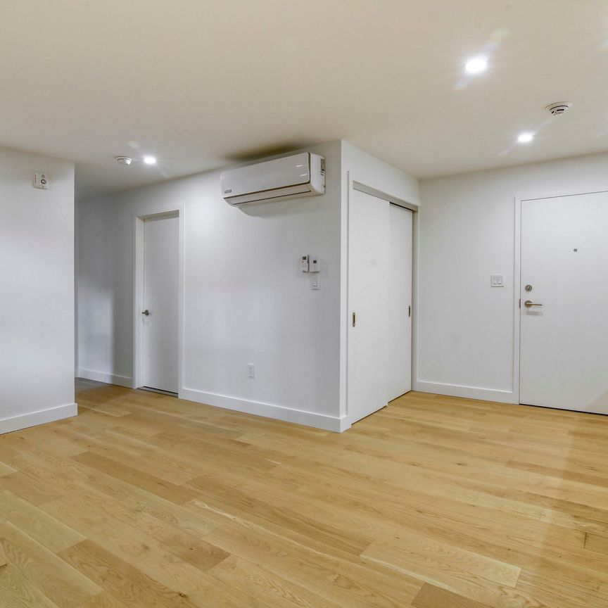 10 Rosemount Avenue - Photo 1