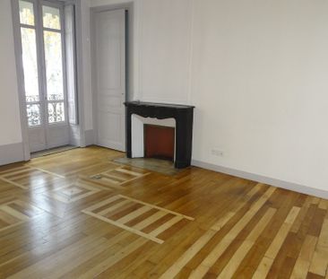 Location Appartement 2 pièces 57m² TOURNON SUR RHONE 07300 - Photo 1