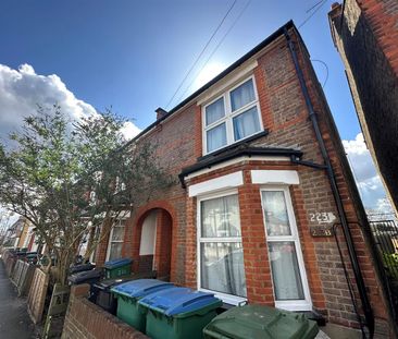 Harwoods Road, Watford - Photo 5