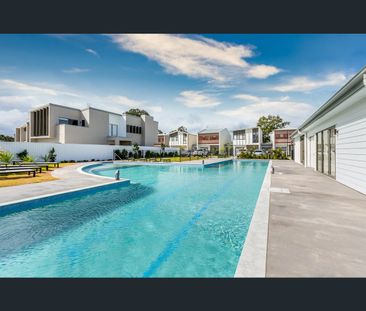 43A Sickle Ave, Hope Island, Qld 4212 - Photo 4