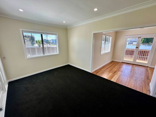 Renovated Three Bedroom - Photo 1