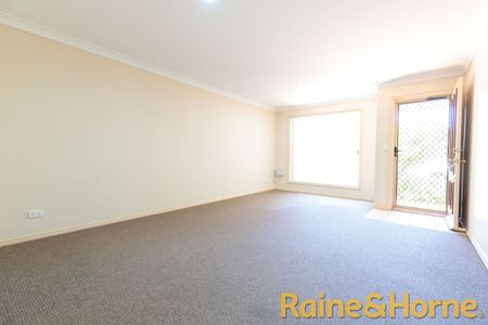 Modern townhouse in Central North - Photo 4