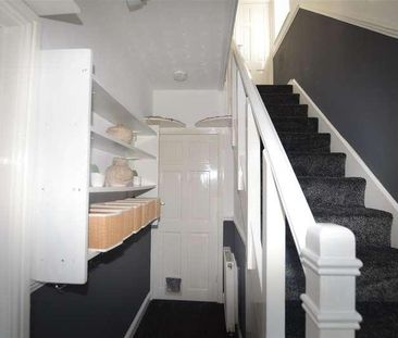 Fenwick Drive, Bradford, BD6 - Photo 4