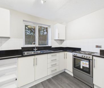 Knaves Hollow, Wooburn Moor, High Wycombe,HP10 - Photo 6