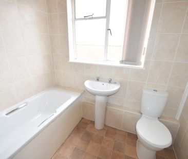 3 bedroom apartment to rent - Photo 5