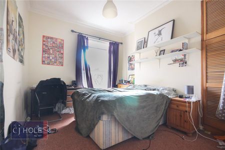 Cricklade Road, - Photo 2